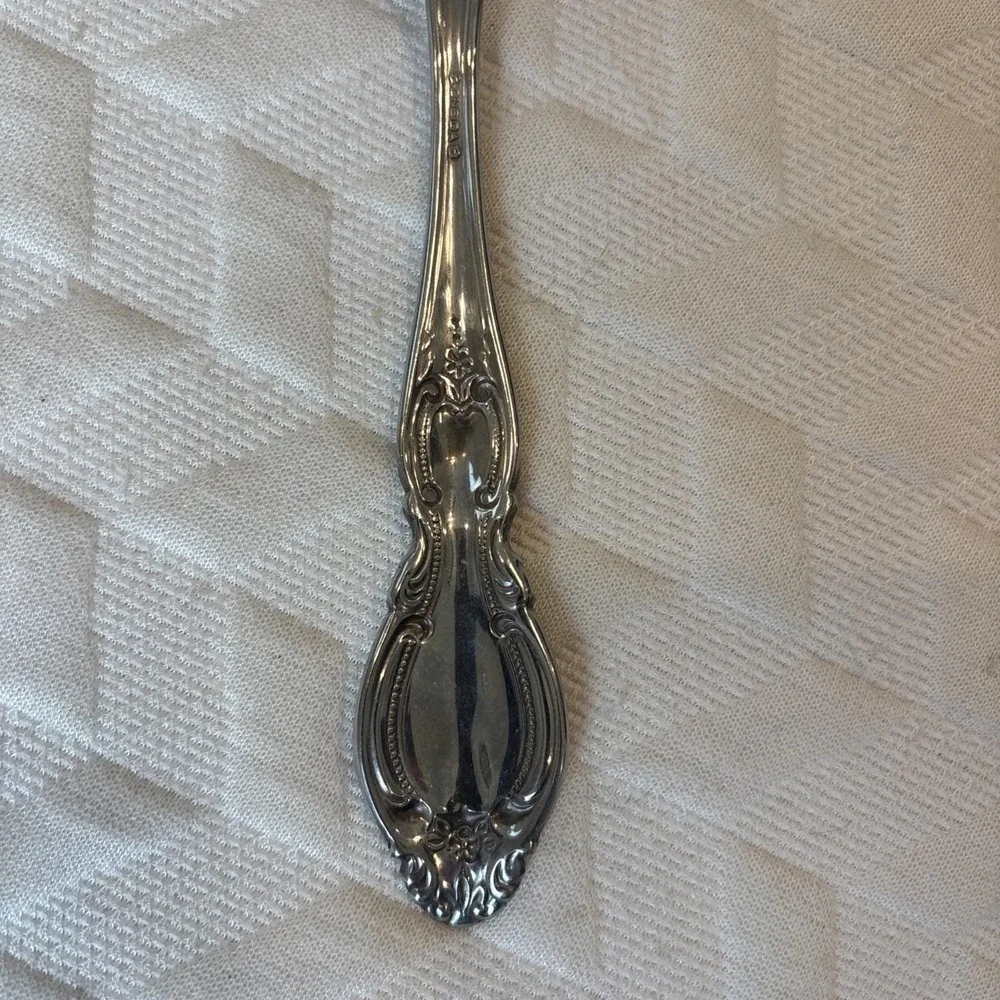 Oneida Stainless Steel Flatware Frederick II Serving Fork With Cut Out Design 9